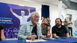 Alberto se aferra al purisno Albertista: Poggi duplicó la pobreza , destruyó los estatales y paralizó la obra pública. Podemos ganar ahora , para recuperar la Gobernación.Está convencido que los votos son suyos y que eso tirará todo él carro peronista, aún de los disidentes que se fueron 