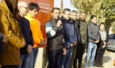 Tamayo:pavimento y veredas luego de 32 años, al .Barrio Estrellas del Sur . Tapando bocas en equipo 