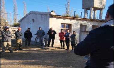 PARAJE JUAN GÓMEZ: reunión por agua cruda