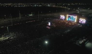 La Pedrera y una fiesta única con la Banda del Indio Solari.Multitud 
