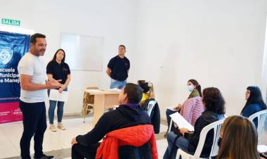 Tamayo visitó la Escuela de Manejo en el CAV Félix Bogado