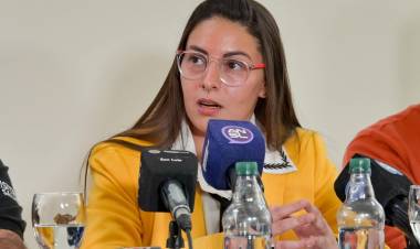 Mazzina”El encuentro plurinacional hace 34 años que se realiza por ONGs cómo está vez. El Gobierno acompaña con  herramientas para garantizar que todo salga bien. 2 mil millones en lo económico traerá “No es contra nadie , solo discutir derechos . 