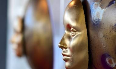 Abrió la muestra “Mujer Glam” en el Hito del Bicentenario