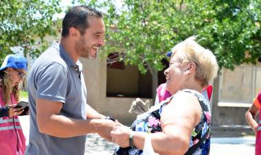 Vecinos del bulevar Los Jilgueros junto a Tamayo