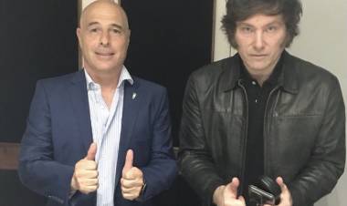 Abdala con MILEI , una opción que crece en San Luis . El proscripto  por J x C, que fundó el PRO . Candidatos a todos los cargos presentarán