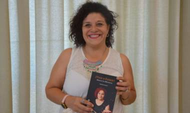 Alejandra Vázquez presentó su libro 