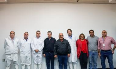 Periale y la industria de la carne junto al Gato Fernández 