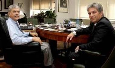 141 millones de dólares licitó Poggi antes de irse .Deudas por 100 millones de dólares y obras paralizadas . El detalle y otros pernos . Los pernos que dejó en créditos y negociados .