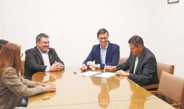 Escribanos capacitarán a personal del Registro Civil