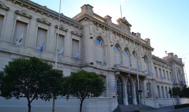 Asumen nuevos magistrados y funcionarios judiciales