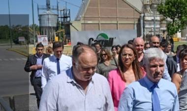 Bridger guía Turístico Industrial de Poggi que destruyó la ZAL en su gestión anterior.Fue creada por Alberto. Hoy se pasearon por Cargill. Falló el cebador de mate.No se ha conseguido una sola inversión.Funciona con lo que venía.