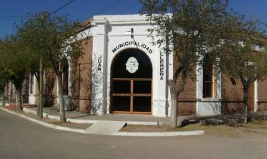 Inhumano.La Policía de Llerena recorre bajo 0 sin calefacción en su patrulla.Piden clemencia de la Ministra Sosa .Recorren 200 kms a la redonda.Varios que los encontraron le dieron cobijo en sus vehículos, porque estaban helados