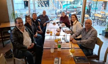 Negri, Abdala y Ocaña le marcan él paso a Becerra, Almena y Guinda . Reunión que aflojó tensiones , con Flecha fuera de todo 