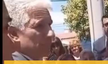 Le preguntó un Trabajador a Poggi, si él viviría con 400 mil pesos que hizo que se escalará ..No lo cuidan a Claudio , nos dijo uno de sus voceros cosuktadis s. Ideo en la nota imperdible  