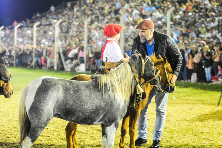 Alberto Jr. se muestra como lider en Nueva Galia