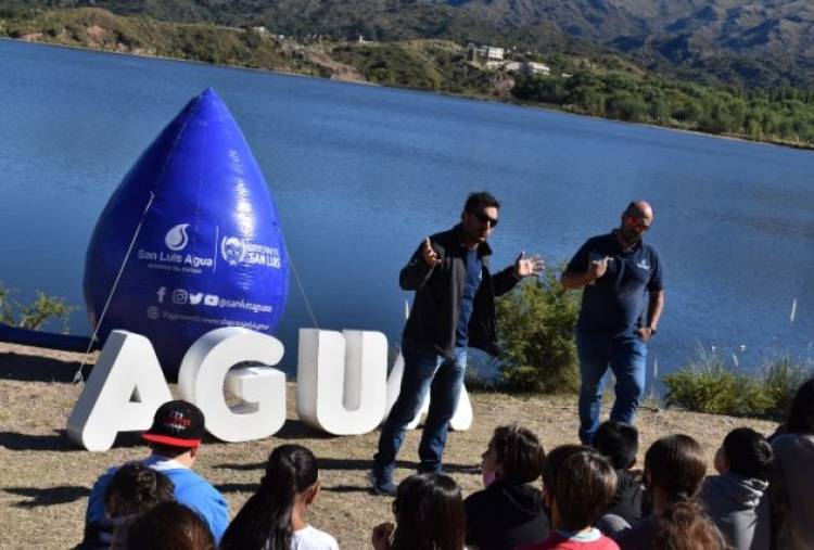 Capacitaciones en escuelas por  el Día Mundial del Agua