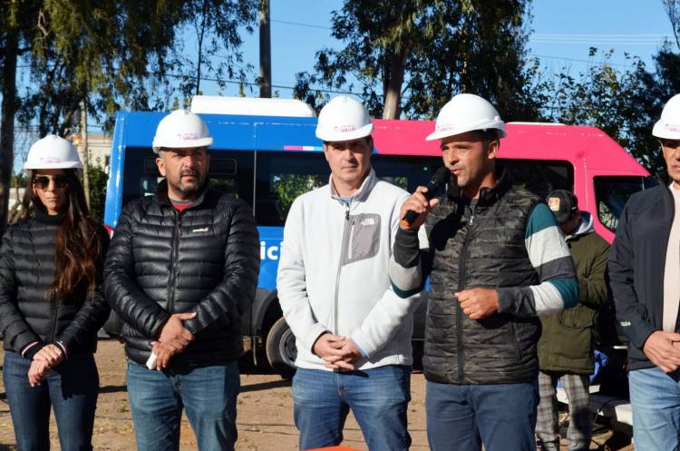 “Esta obra fue soñada, cumplida y hecha entre todos”