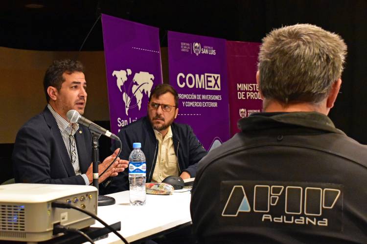 Diálogo para potenciar el desarrollo exportador