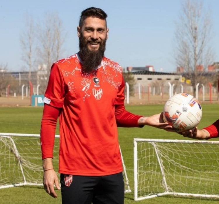 FÚTBOL: Instituto tuvo un «Vikingo» en su defensa