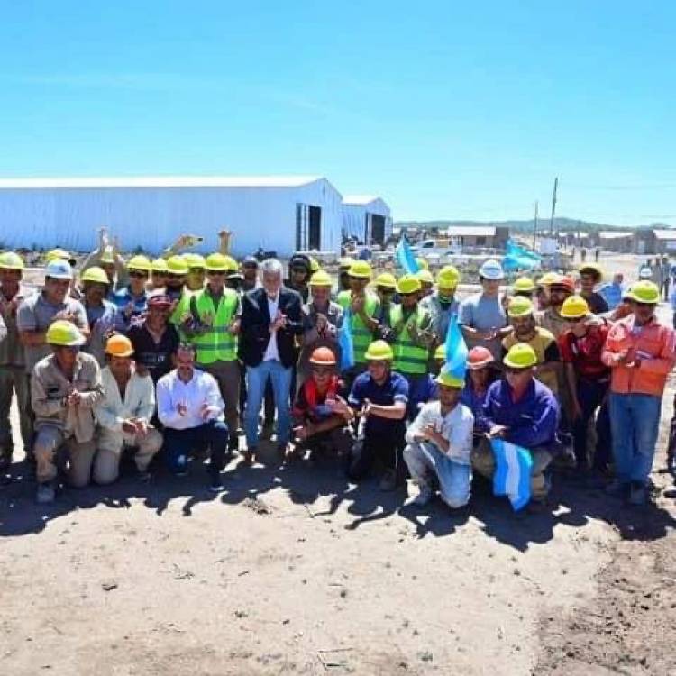 600 viviendas más empezaron este jueves en San Luis. Alberto y su gestión de progreso innegable