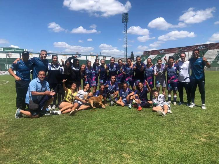 FÚTBOL FEMENINO: San Luis FC goleó en su despedida