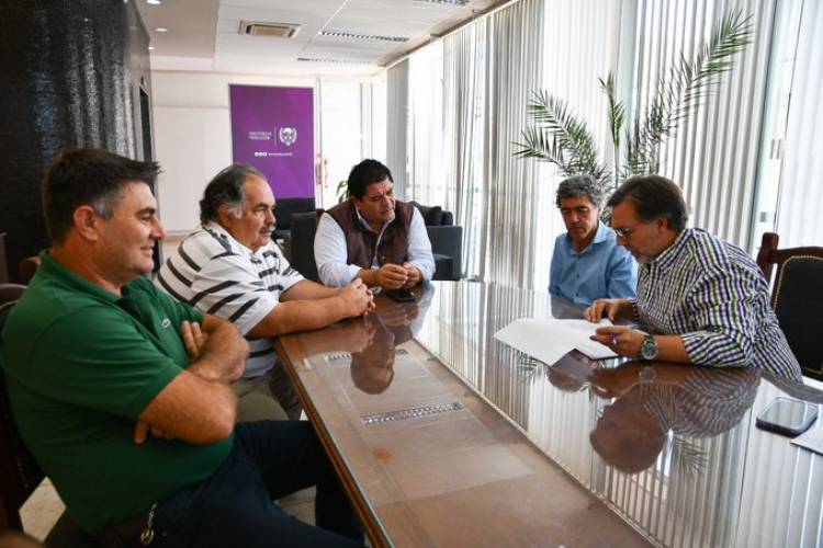 Amitrano con  Sociedades Rurales a Agenda Abierta 