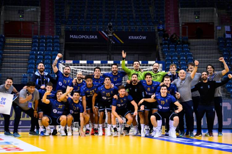 HANDBALL: Ganó Argentina y pasó a la Main Round