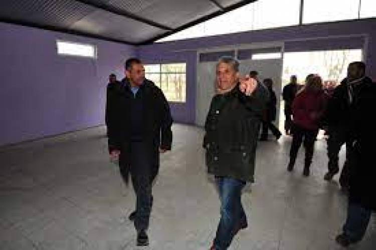 Sapo Vera irá con lema propio en Villa Mercedes por el poggismo.Para Mónica Becerra dice que moralmente Vera no puede ser.Todos me deben en Mercedes su cargo, replica el Sapito.