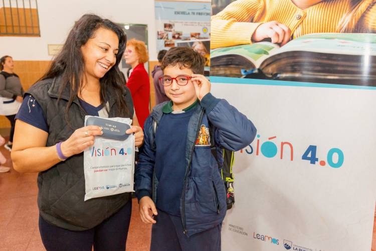 Plan Visión 4.0: entregaron 243 pares de anteojos