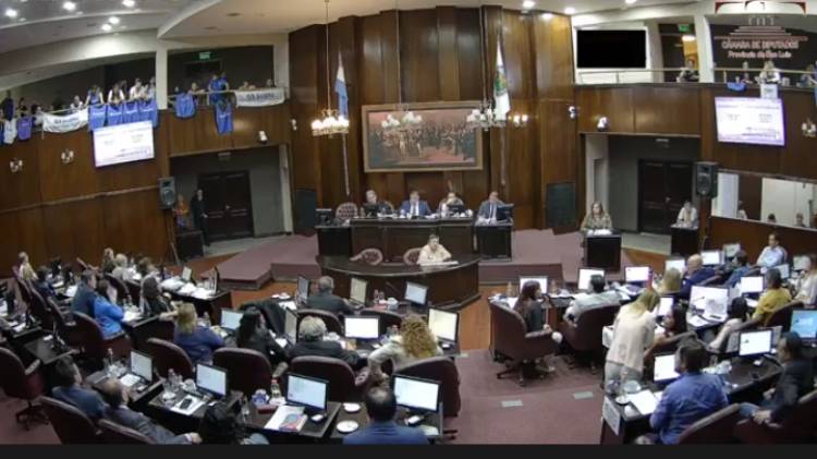 Gallardo, Causi  y Loredo.Leer sin comprender lo que defienden .El peor presupuesto de la historia de San Luis. Análisis de lo grotesco