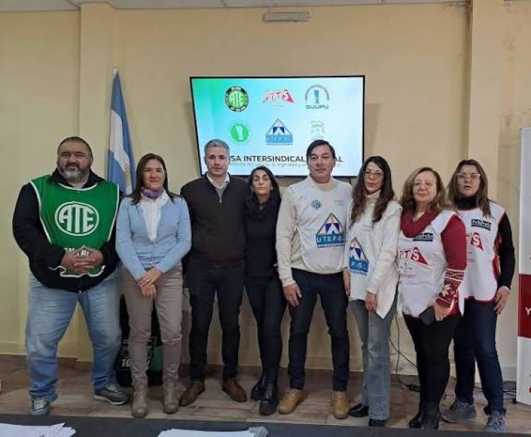 La Interdindical dijo que él aumento de Poggi es una burla . Causa más bronca . Estamos 153 por abajo entre los dos periodos, dicen los gremios . La marcha se hará. El bono es para disimular la miseria del aguinaldo 