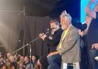 Massa"el modelo peronista de San Luis es ha seguir por su eficiencia y progreso.Las Malvinas no se regalan por nuestros Héroes de la V Brigada Villa Reynolds.Defendamos los Jubilados contra AFJP, Universidad Gratuita contra arancelada con el voto.Yo quiero computadora y no armas en la mochila de nuestros chicos". Impactante acto.