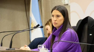 El Fiscal Assat ALI, hijo de Tito Assat UCR),  fuerte contra Arancibia Rodríguez.Pretende formularle cargos por incumplimiento de una orden judicial .Millones deberán pagar los Contribuyentes de San Luis por negarse a cumplir una orden de un Juez de reincorporar trabajadores despedidos, que la Cámara confirmó. Debería apartarse 