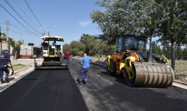 18.000 metros lineales de asfalto para la ciudad capital