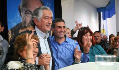 Hissa y su inmoralidad.Quien es?Tìpico chanta y trànsfuga politico.De que se disfraza?