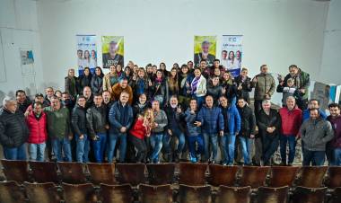 Fervoroso recibimiento a los candidatos en Pringles