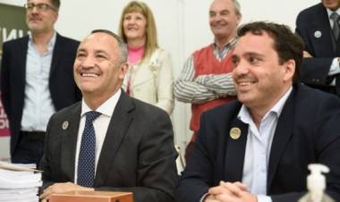 Asumió Sosa y Rivarola reconocío 300 millones de deuda , pero sería más .