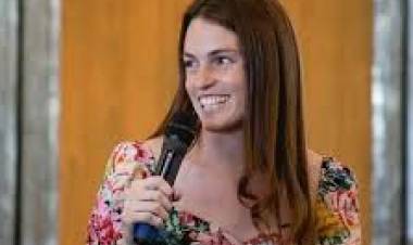 Sofia LARROUDE asumió en Buena Esperanza para confirmar progreso .