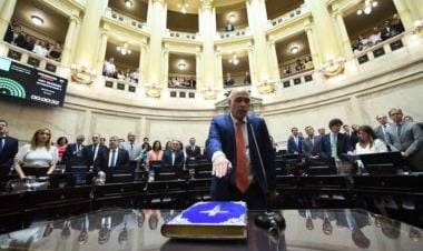 Bartolo Abdala con la rosca política , es Presidente Provisional del Senado .El acuerdo con Villarroel y el PJ que lo deja contra el designio de MILEI