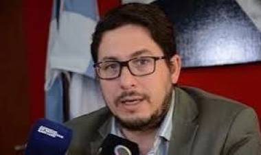 Berardo, será Jefe Bloque del PJ. Hay resistencia del interior y Pedernera, que puede desatar anarquía. Dialéctica a fondo es la estrategia . Podría generar anarquía política .