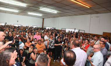 Frontera"no nos movimos de los principios Peronistas. Respetamos , pero no nos respetaron con trampas.Vamos a volver a la sede la MITRE . Multitudinario acto.