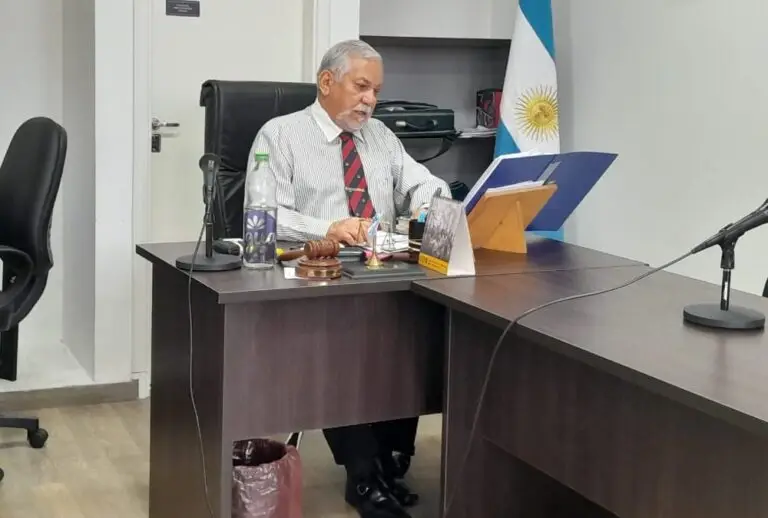 Nacul Gate:La irresponsabilidad del Gobierno de suspender la la Ley de Narcomenudeo le da la razón al Juez Federal,  que da cuenta que no pueden hacerlo. Le preguntaron a la Justicia Federal para tomar la decisión! Parece que no ......La retractación del Colegio otro tema 