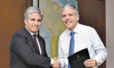 Discurso 1 A: Poggi decide si le sigue echando la culpa al de atrás o empieza a Gobernar.Militarizan la Legislatura para evitar protestas .