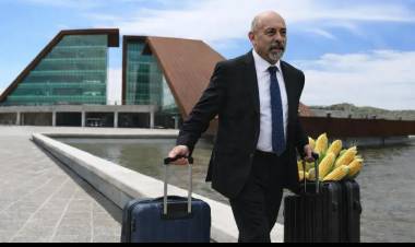 Los riesgos de que Bazla quede preso o use tobillera por él riesgo de entorpecimiento .Si lo imputan, será un cadáver político , dice Darío Oviedo.Ma bandera de la anticorrupción de Poggi deberá reiventarse