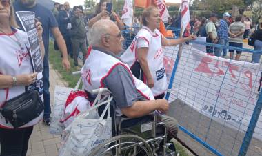 Legislatura: Poggi quiere 4 años más y avanzar con la reforma Constitucional.Si tiene efecto retroactivo , inhabilitaría a los Rodríguez Saá.Reforma Poder Judicial y elecciones totales cada cuatro años .Intolerancia adentro y afuera peor.