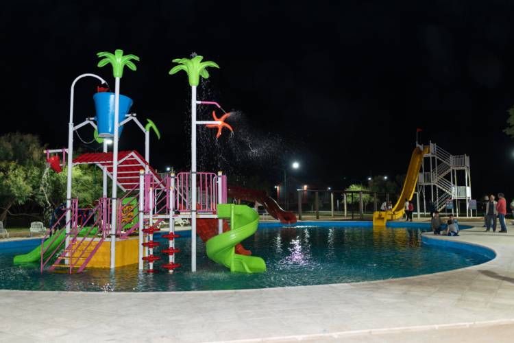Turismo termal: Balde y su pileta con juegos acuáticos