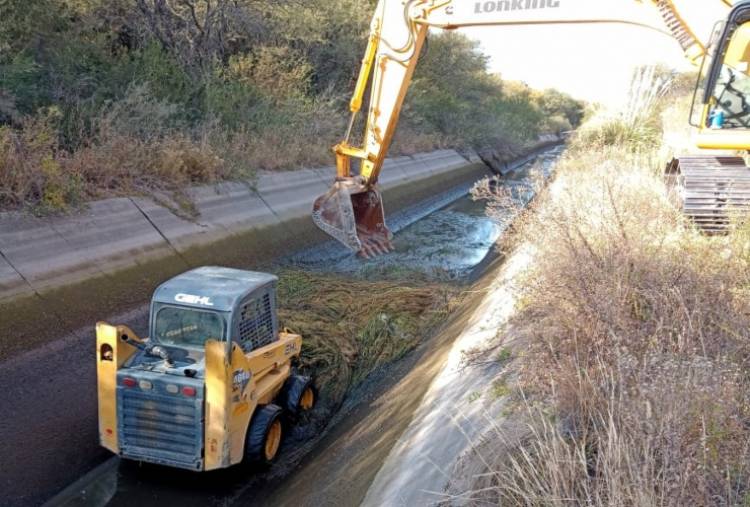 Finalizó la limpieza del canal Paso de las Carretas