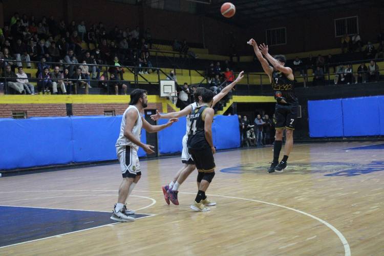 BÁSQUET: traspié de GEPU en Tucumán