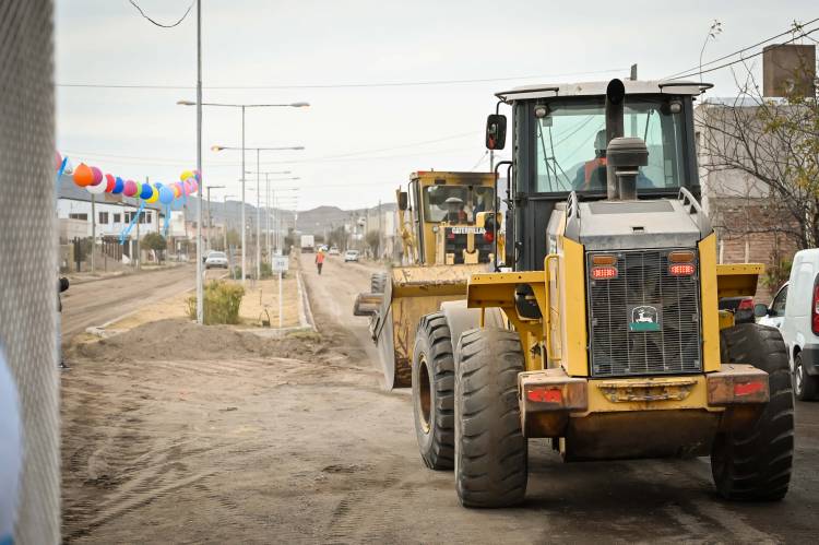 Pavimento y forestación en el barrio Solares del Norte
