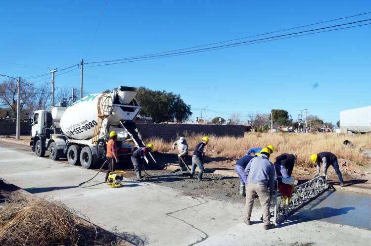 Tamayo renueva el asfalto en el Estrella del Sur